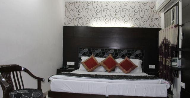Hotel Unistar New Delhi Exteriör bild