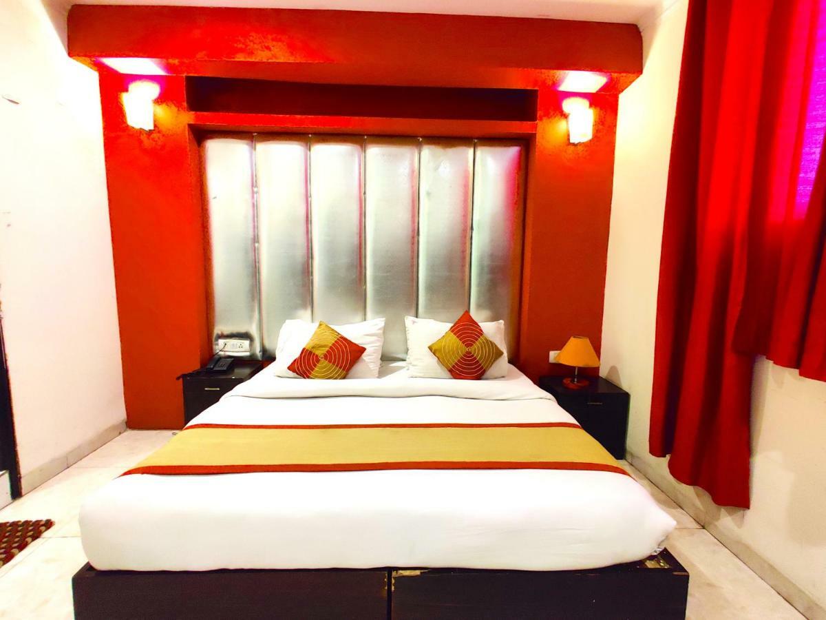 Hotel Unistar New Delhi Exteriör bild