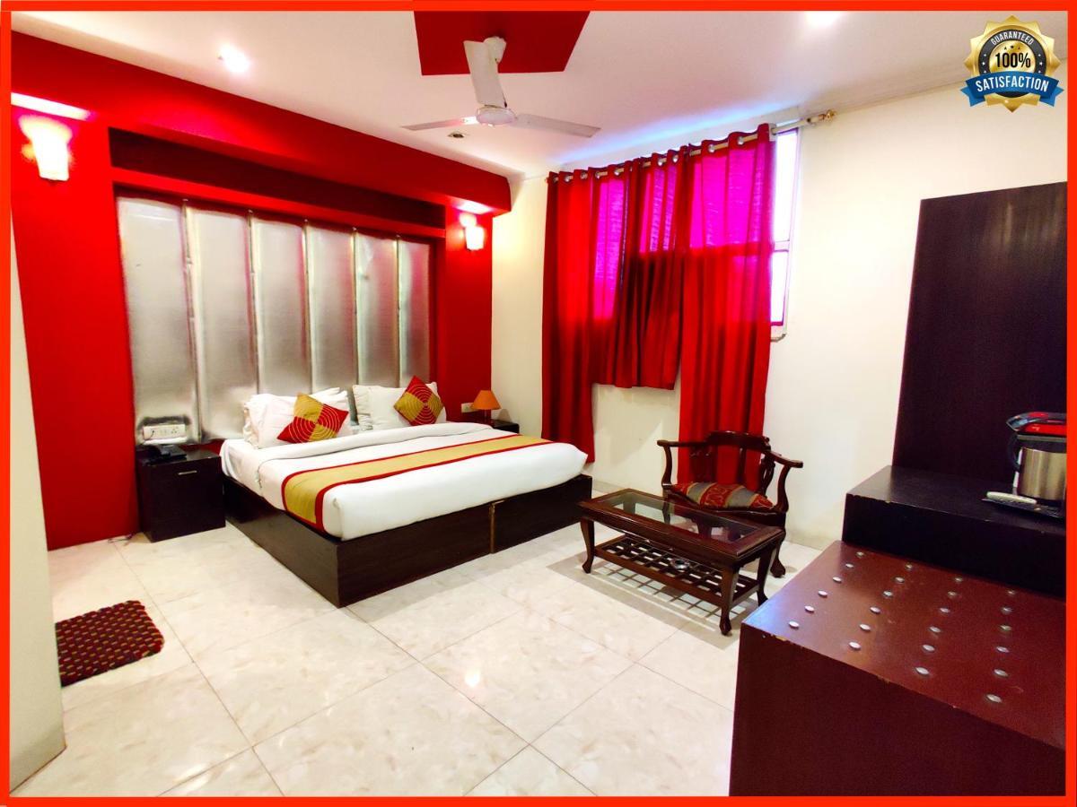 Hotel Unistar New Delhi Exteriör bild